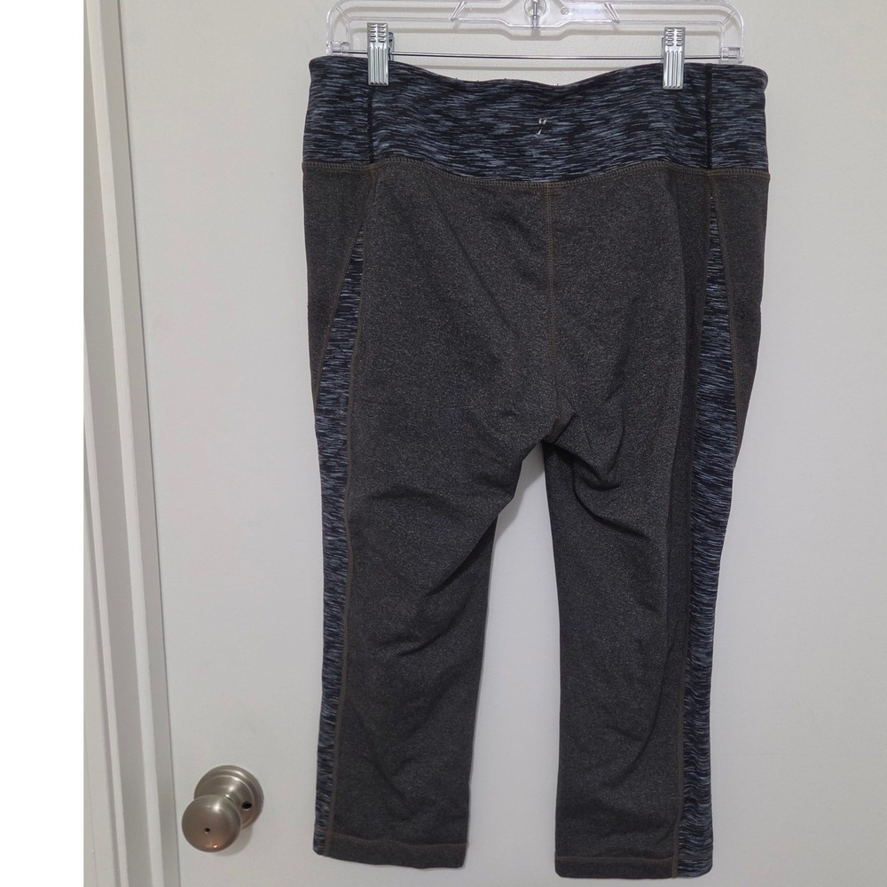 Athleta Be Free Knicker Gray Heather Capri Leggings XL 983256 - Picture 2 of 4